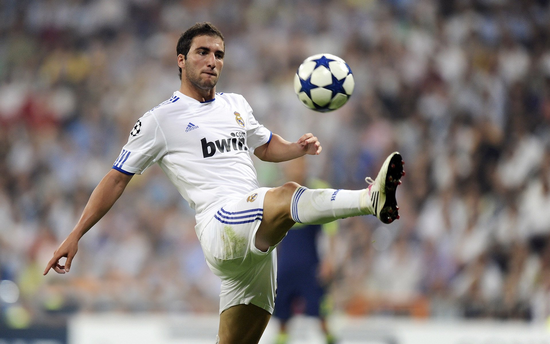 东契奇状态飙升：引领篮球新纪元的天才少年